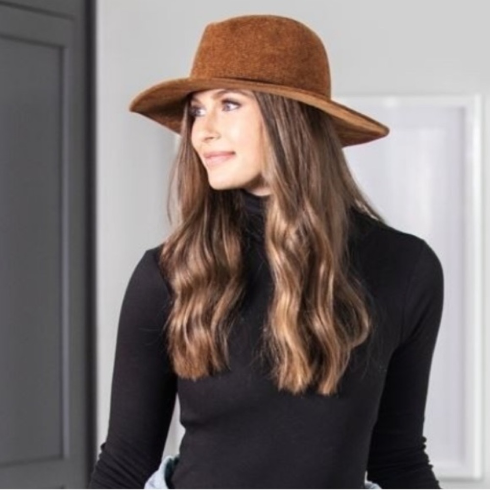 Britt’s Knits Getaway Foldable Panama Hat in Grey